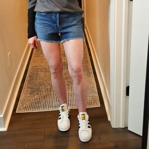 Good American Blue Bombshell Denim Shorts - SIZE 4 (27)